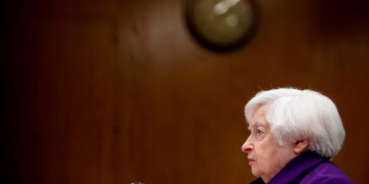 Investors Try to Parse Powell and Yellen’s Next Moves on Banks