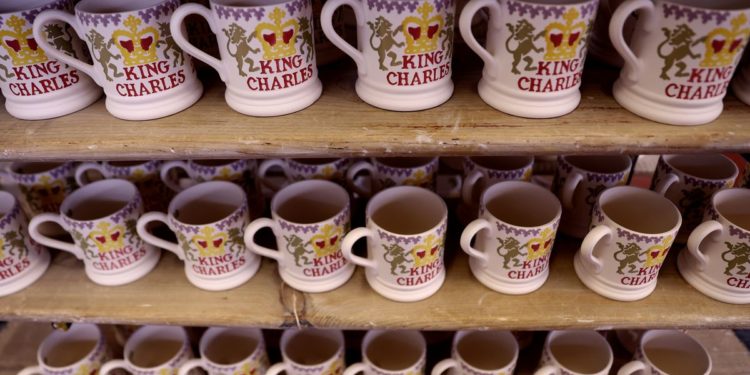 Charles’ mugs and plates: Workers busy making pottery fit for a new king