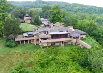 Taking a Baking Class at Frank Lloyd Wright’s Taliesin in Wisconsin