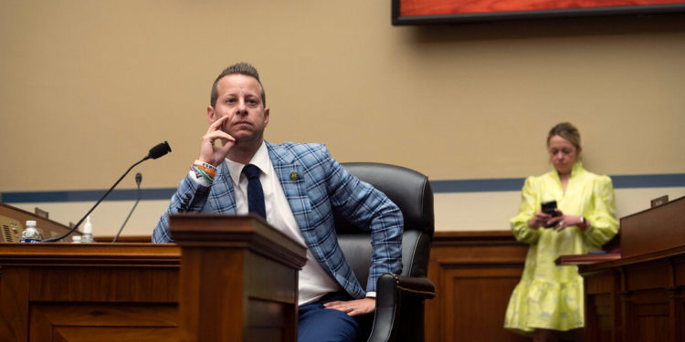 As Fears of Banking Crisis Surged, Members of Congress Sold Bank Stocks