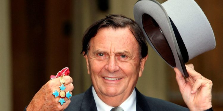 ‘One of a kind’: Australians pay tribute to ‘icon’ Barry Humphries