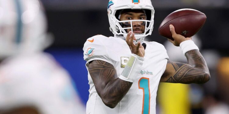 NFL Thanksgiving, Black Friday game roundtable: What Dolphins can prove, a new Caleb Williams?
