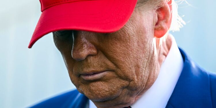 Trump Advisers Brainstorming Ways To Cut Sanctuary City Funding: Report