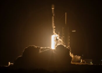 A SpaceX Falcon 9 rocket just flew straight into the record books