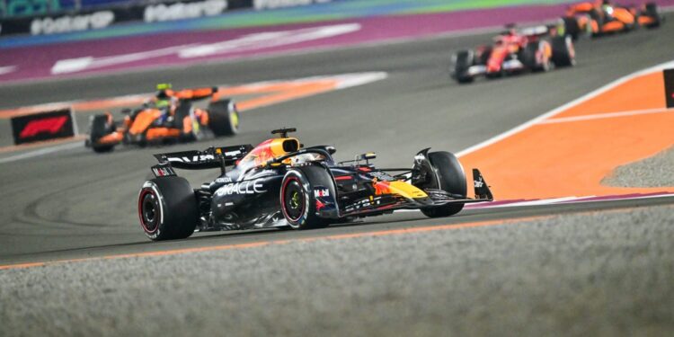 Chaotic F1 Qatar GP ends with Max Verstappen win, sets up season finale showdown