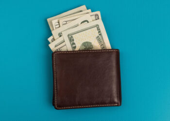 High deductible health plans dropping out of favor, CDC report says