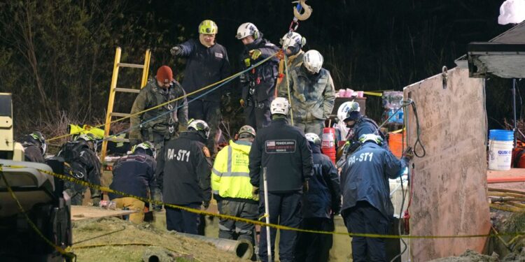Police Say Searchers Don’t Expect To Find Woman In Pennsylvania Sinkhole Alive