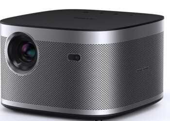 The powerful Xgimi Horizon smart projector is 30% off from Amazon