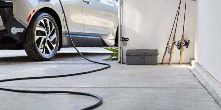 When the grid died, these EV owners powered their homes with their cars